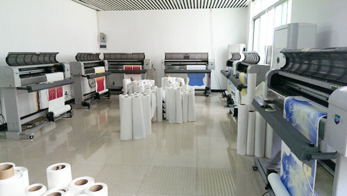 歐邁國(guó)際先進(jìn)的數(shù)碼印花車間